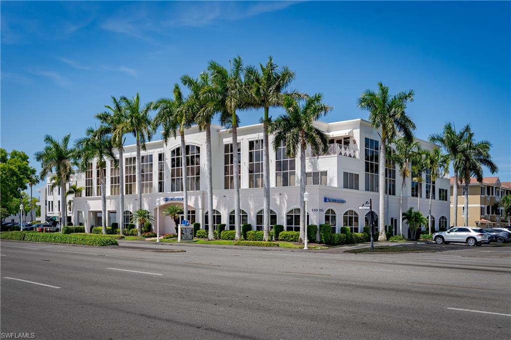599 Tamiami Trl N 200 Property Photo 18
