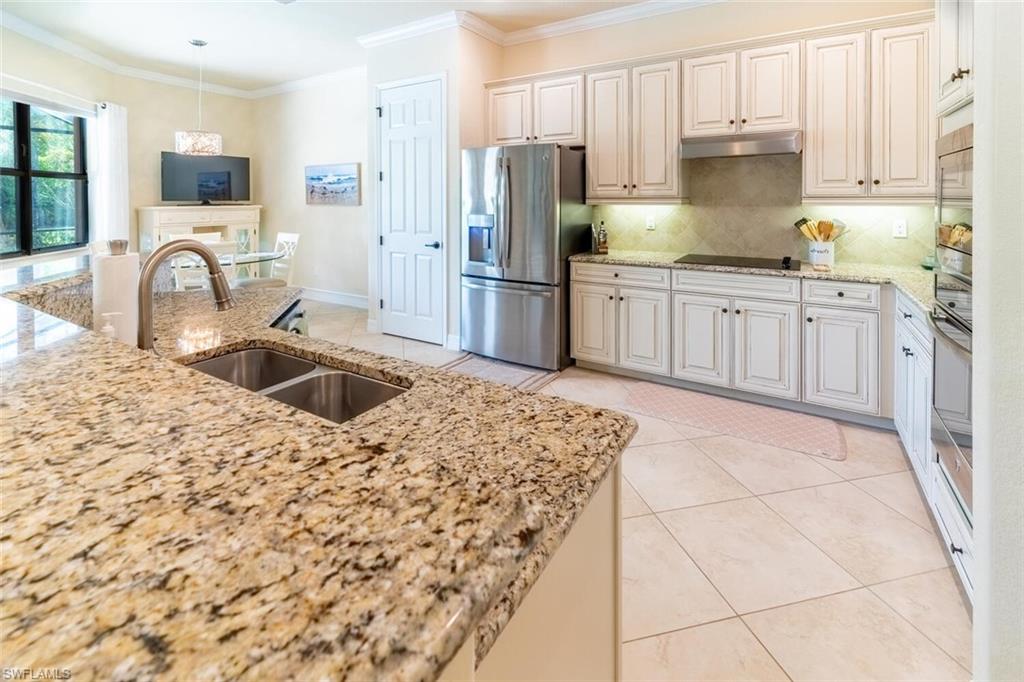 9372 Vercelli Ct Property Photo 12