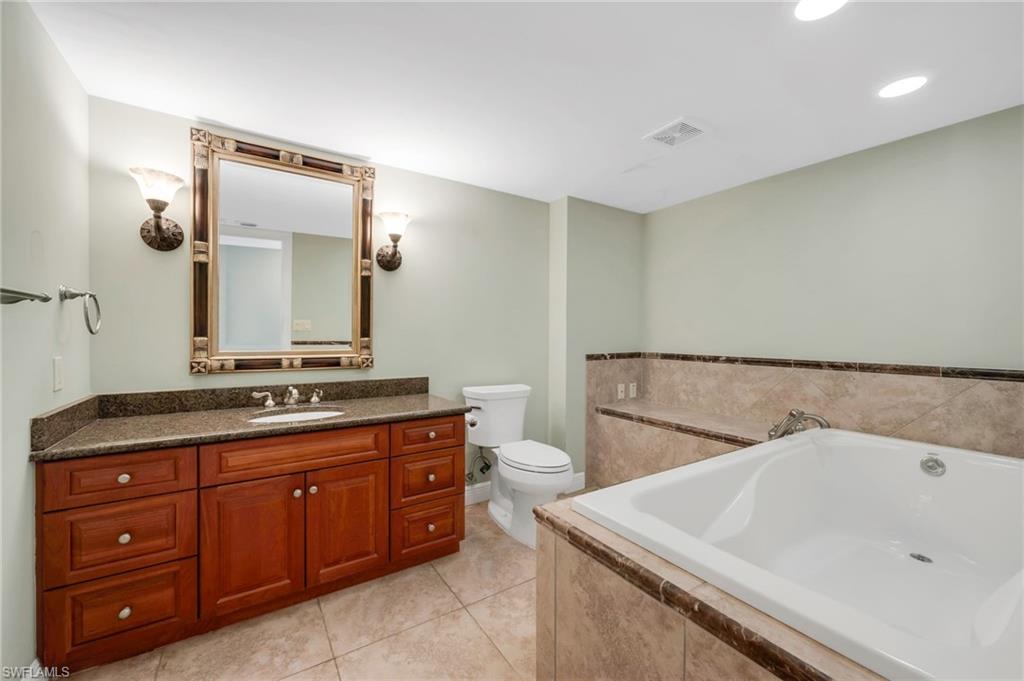 222 Harbour Dr 301 Property Photo 28