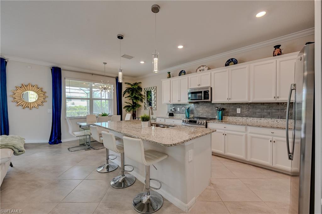 3697 Hampton Cir Property Photo 11