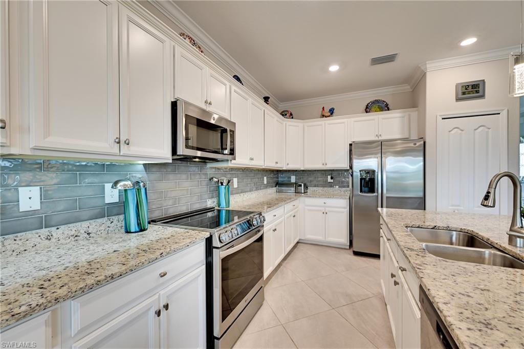 3697 Hampton Cir Property Photo 14