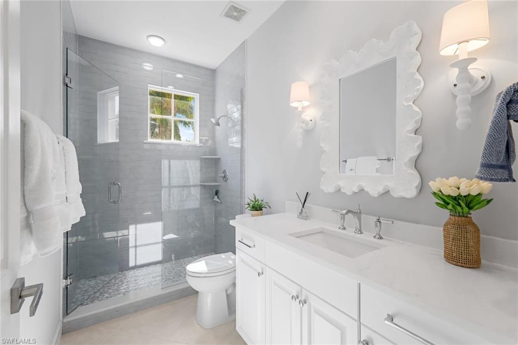 2851 Tiburon Blvd E 9-103 Property Photo 14