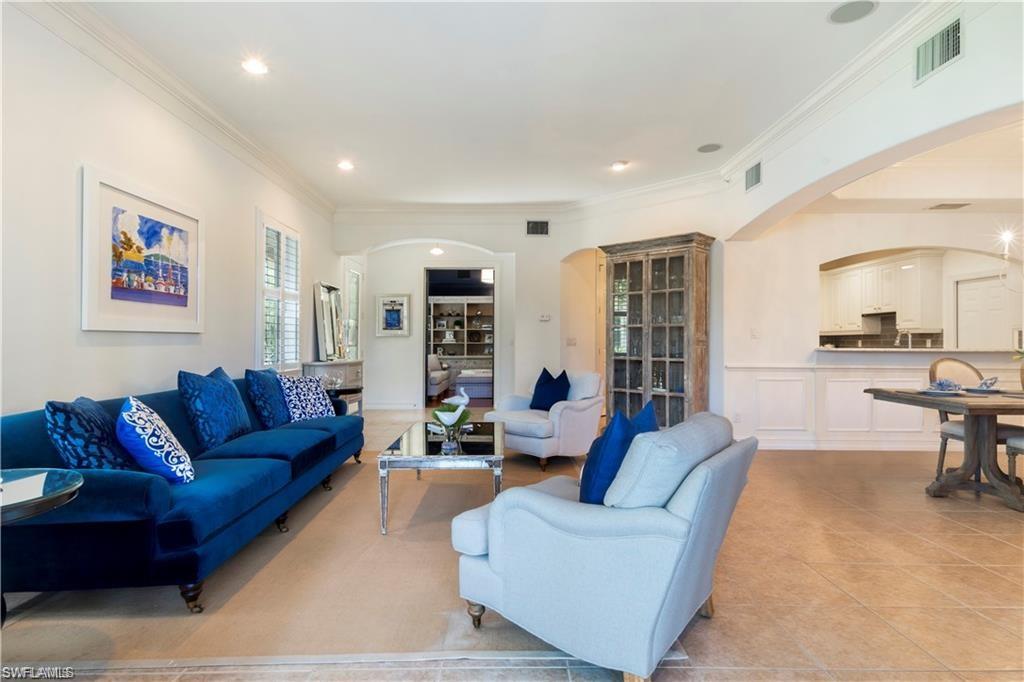 2864 Tiburon Blvd E 101 Property Photo 3