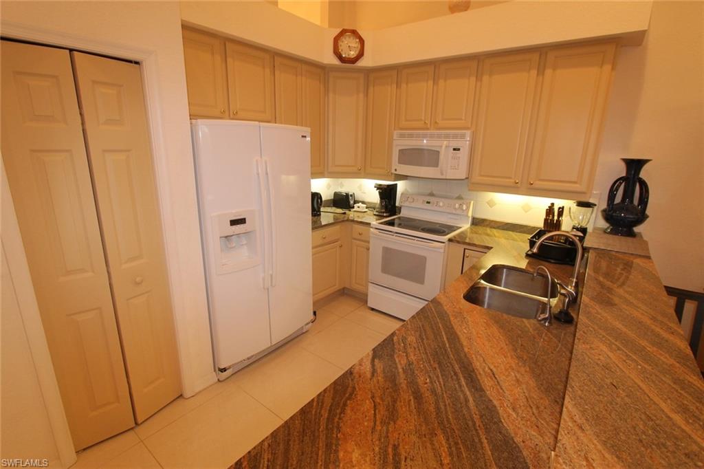 8526 Pepper Tree Way Property Photo 6