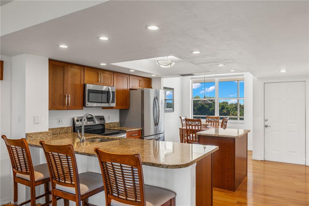 290 Naples Cove Dr 2602 Property Photo 4