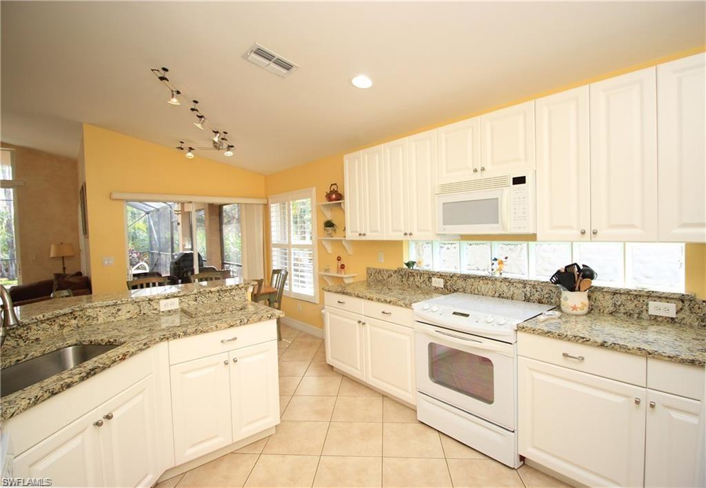 2322 Butterfly Palm Dr Property Photo 3