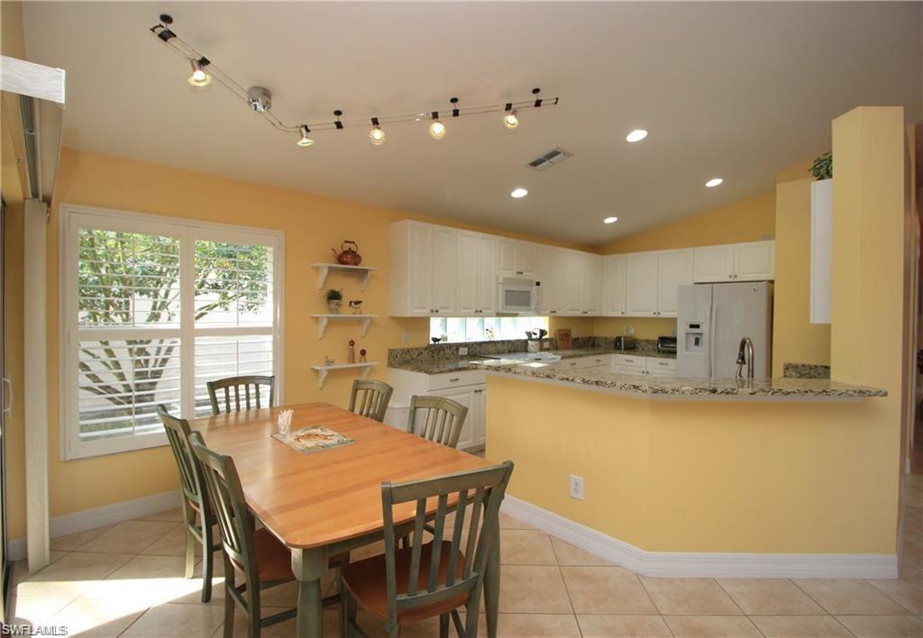 2322 Butterfly Palm Dr Property Photo 7