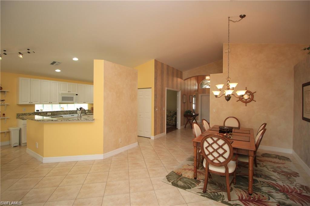2322 Butterfly Palm Dr Property Photo 9