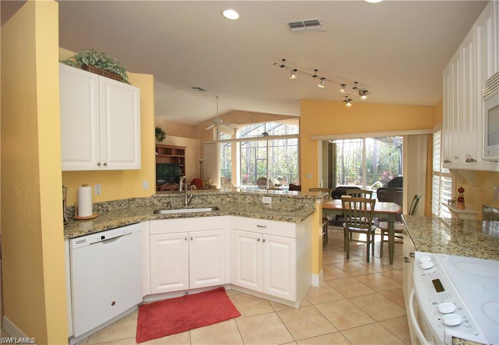 2322 Butterfly Palm Dr Property Photo 11