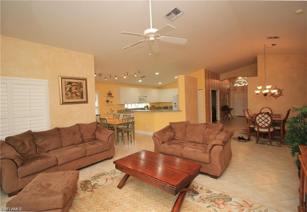 2322 Butterfly Palm Dr Property Photo 17