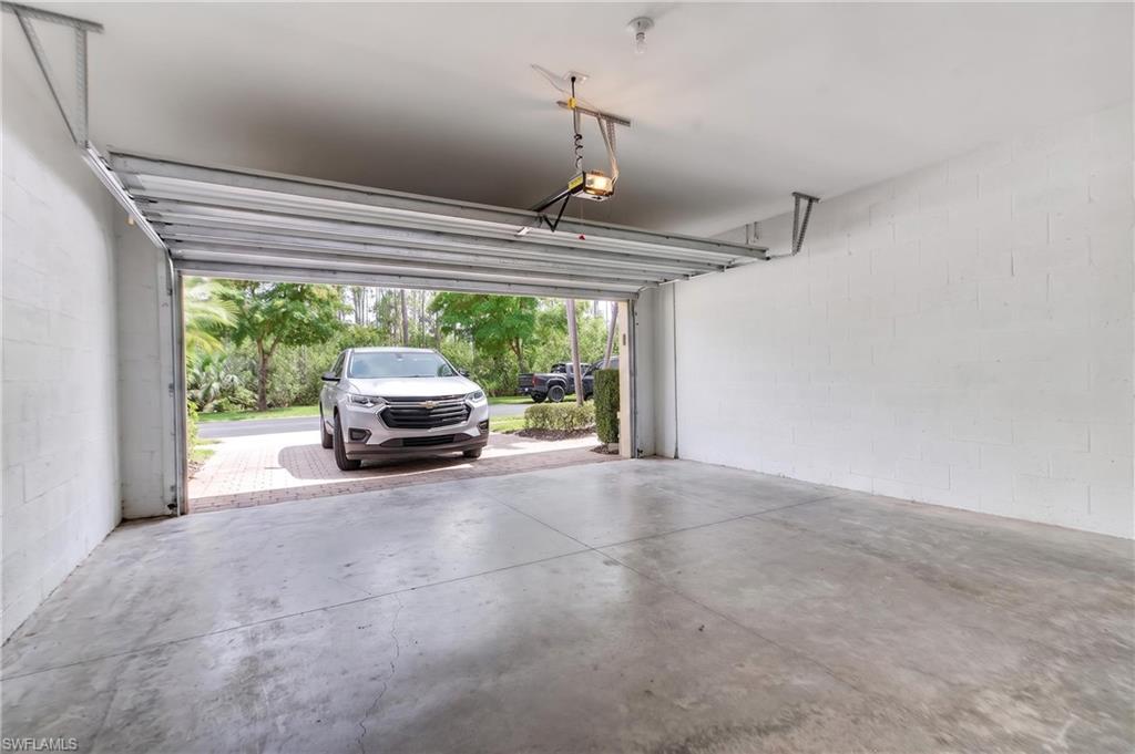 10818 Alvara Point Dr Property Photo 28