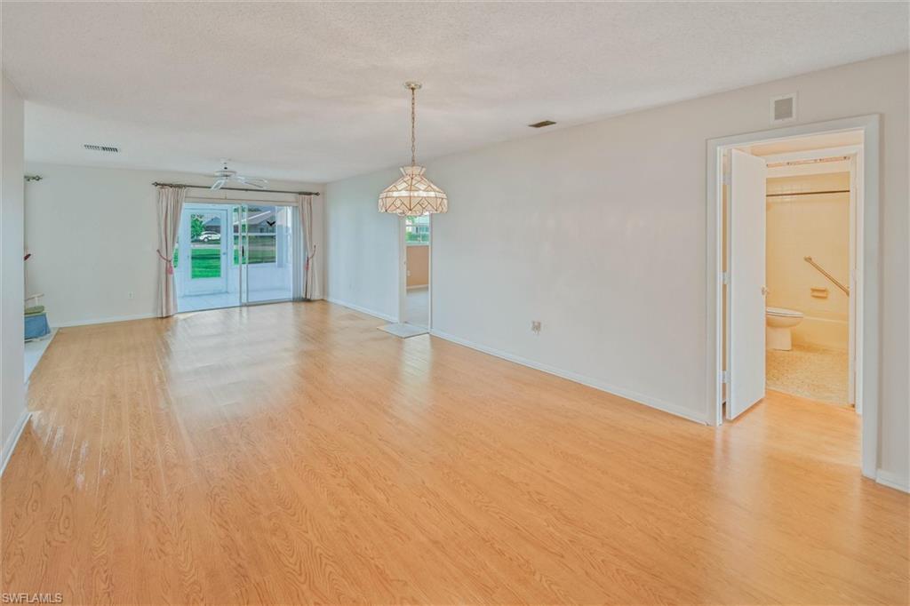 7008 Cedarhurst Dr Property Photo 7