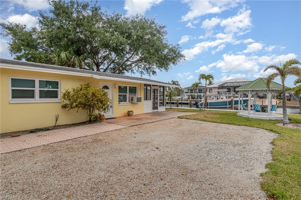 4818 Regal Dr Property Photo 16