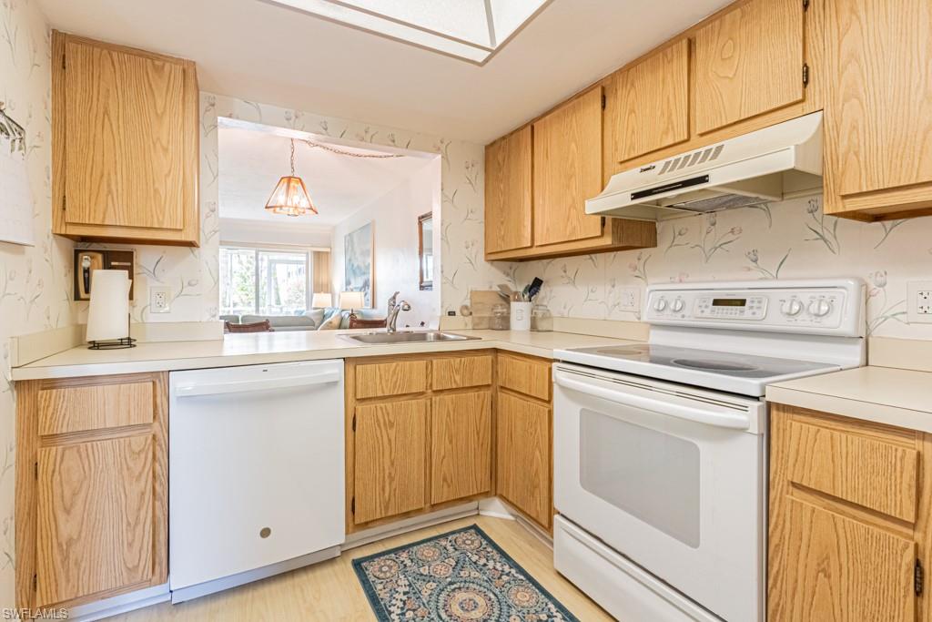 1022 Manatee Rd D107 Property Photo 19