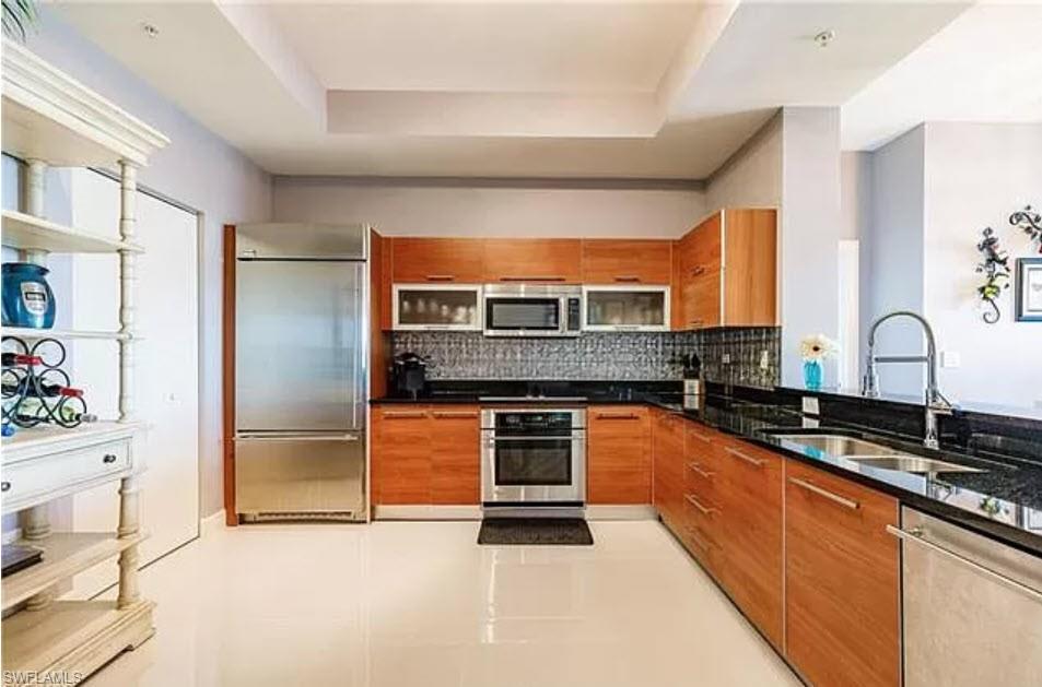 3000 Oasis Grand Blvd 401 Property Photo 7