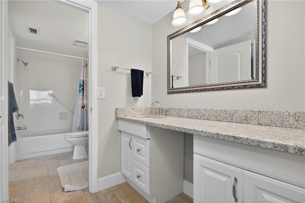 6220 Augusta Dr 408 Property Photo 15