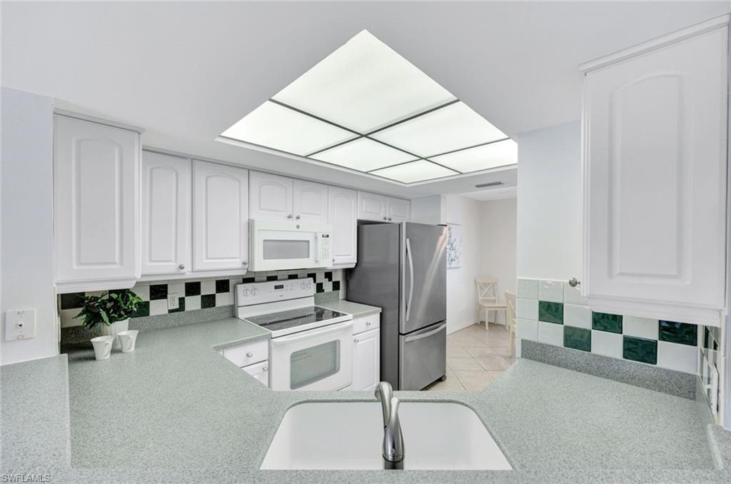 774 Wiggins Lake Dr 101 Property Photo 6