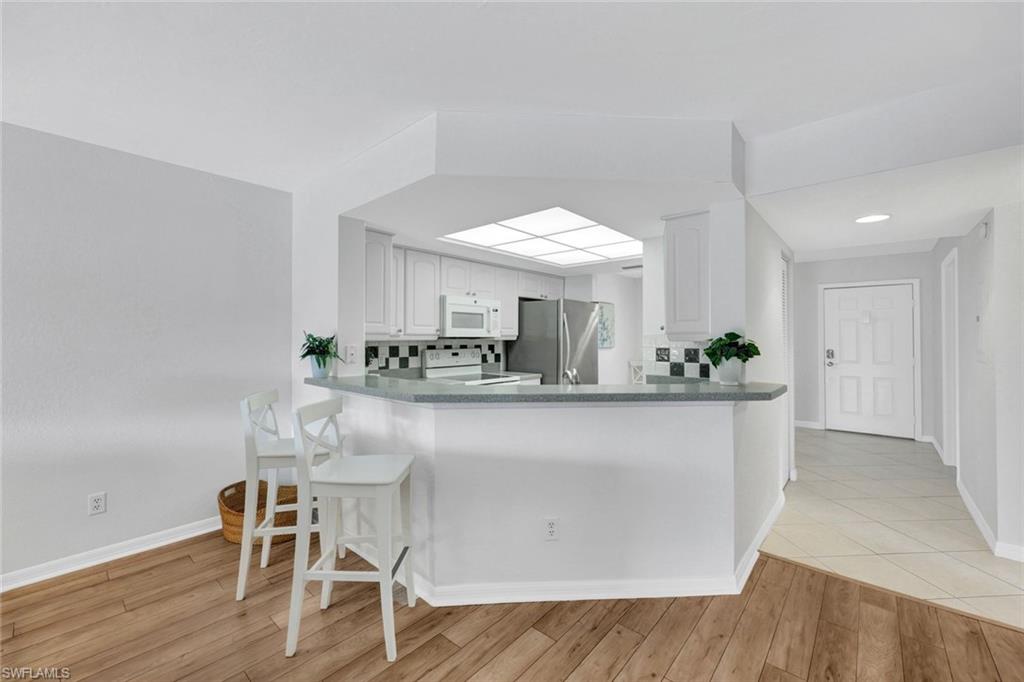 774 Wiggins Lake Dr 101 Property Photo 7