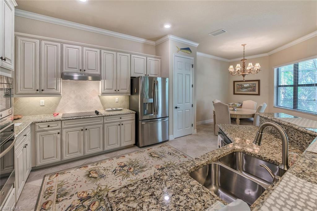 9387 Vercelli Ct Property Photo 6