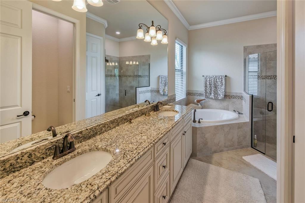 9387 Vercelli Ct Property Photo 11