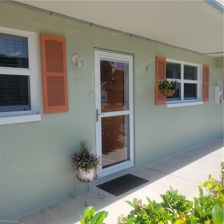 200 Valley Stream DR 4B Property Photo 1