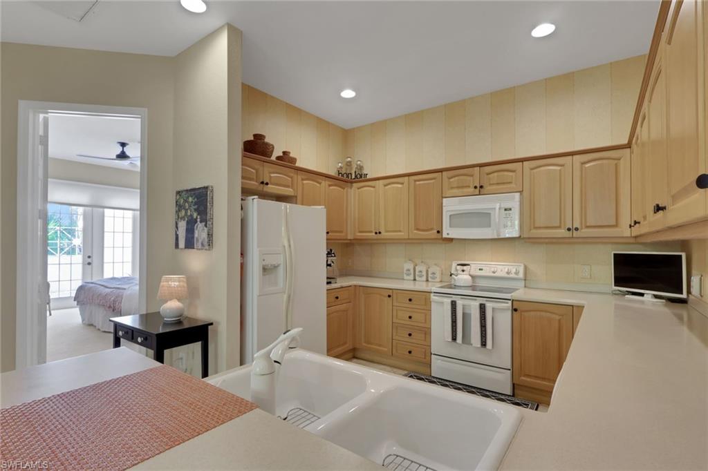 4501 Cardinal Cove Ln Property Photo 9