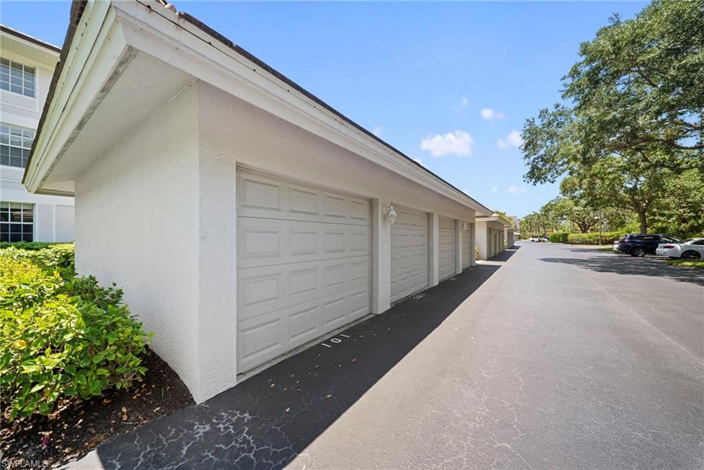 760 Waterford Dr #101 Property Photo 6