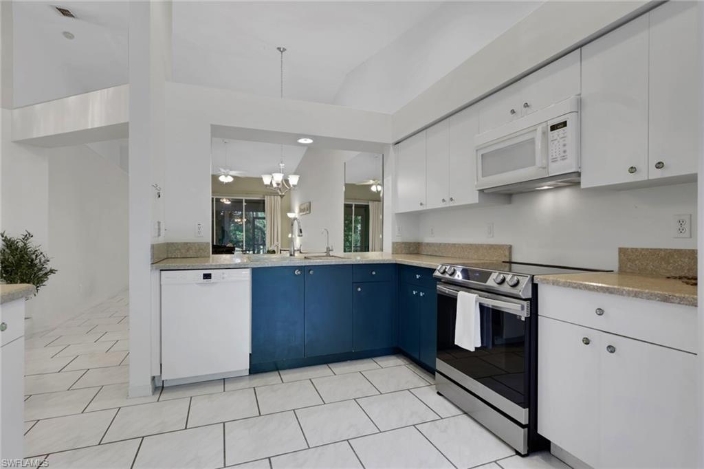 1835 Crown Pointe Blvd Property Photo 4