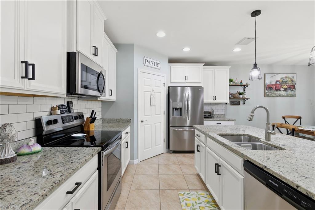 3215 Birchin Ln Property Photo 6