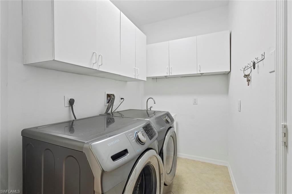 1084 Whiteheart Ct Property Photo 33
