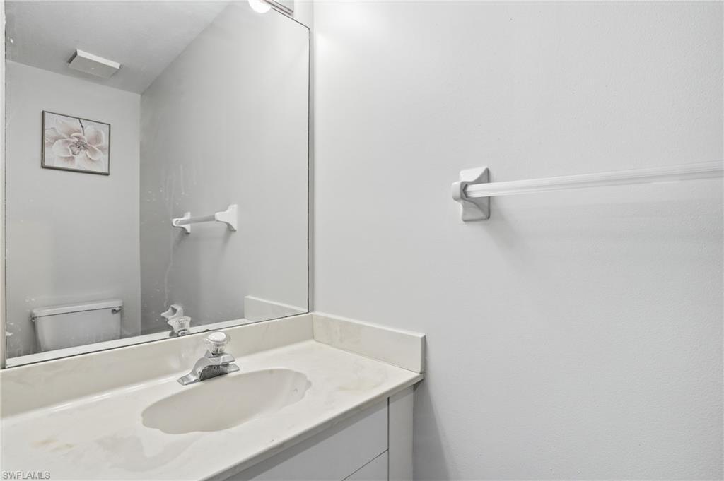 1018 Woodshire Ln A208 Property Photo 20