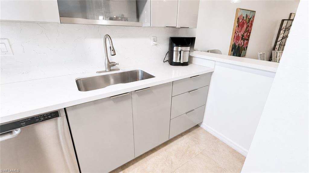 226018905 Property Photo 5