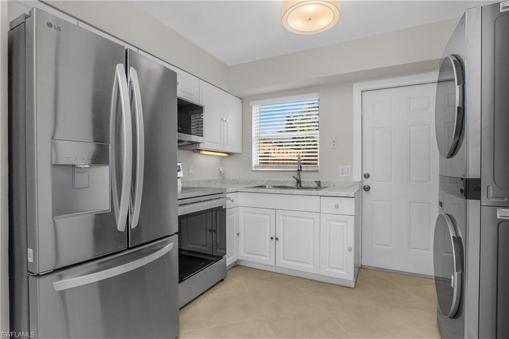 1015 10th AVE N 1011 Property Photo 1