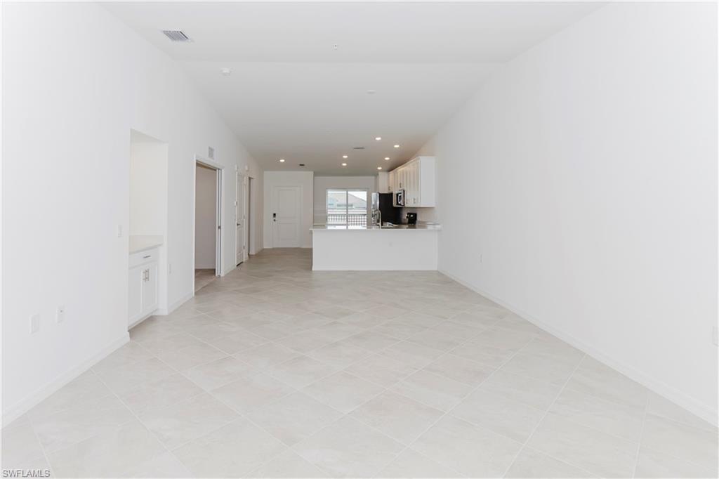 5454 Double Eagle Cir 3325 Property Photo 4