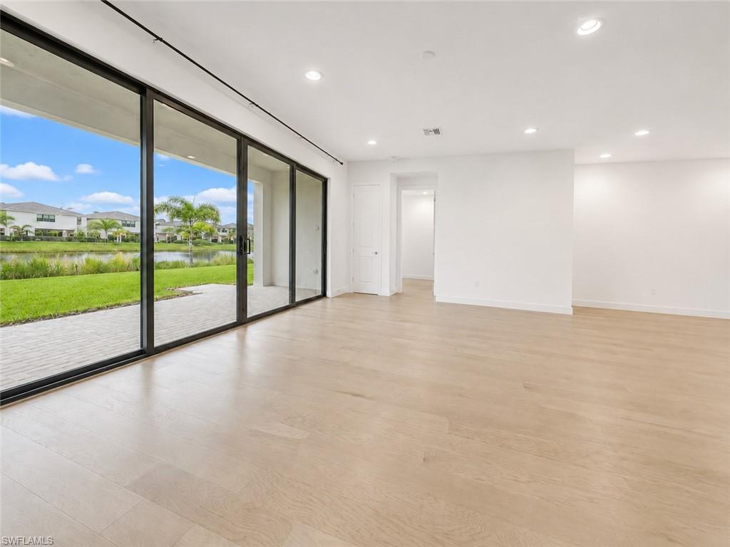 20408 Estero Crossing Blvd Property Photo 4