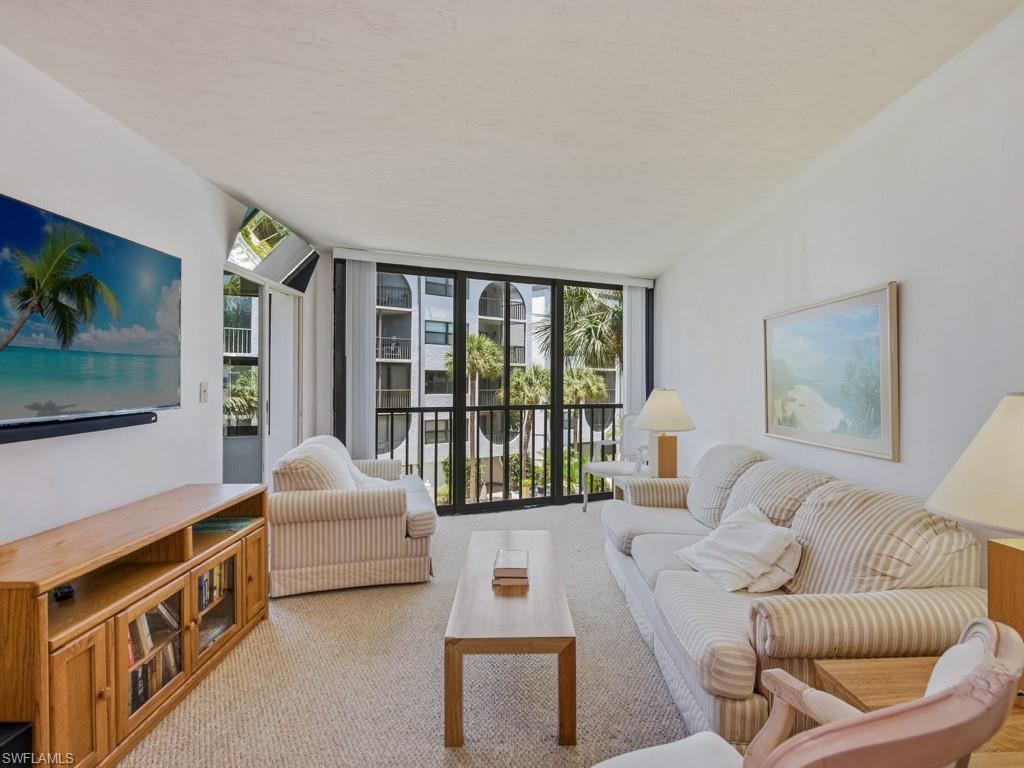 1023 Anglers Cv E304 Property Photo 3