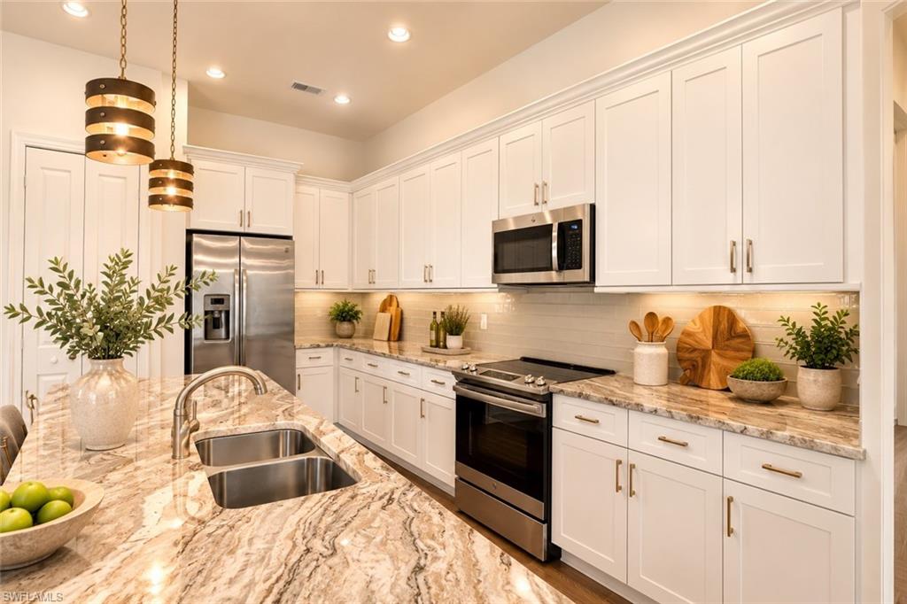 1401 49th Ter Property Photo 9