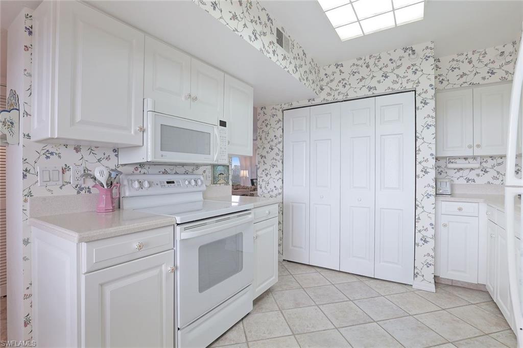 5501 Heron Point Dr 702 Property Photo 8