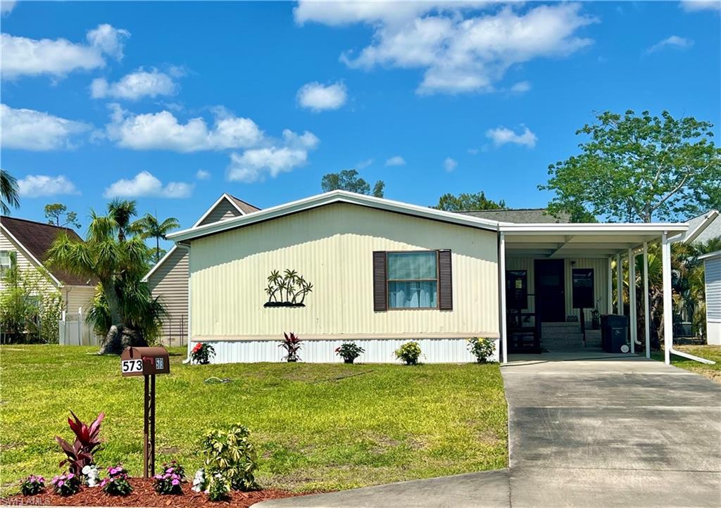 573 Cape Florida Ln Property Photo 2