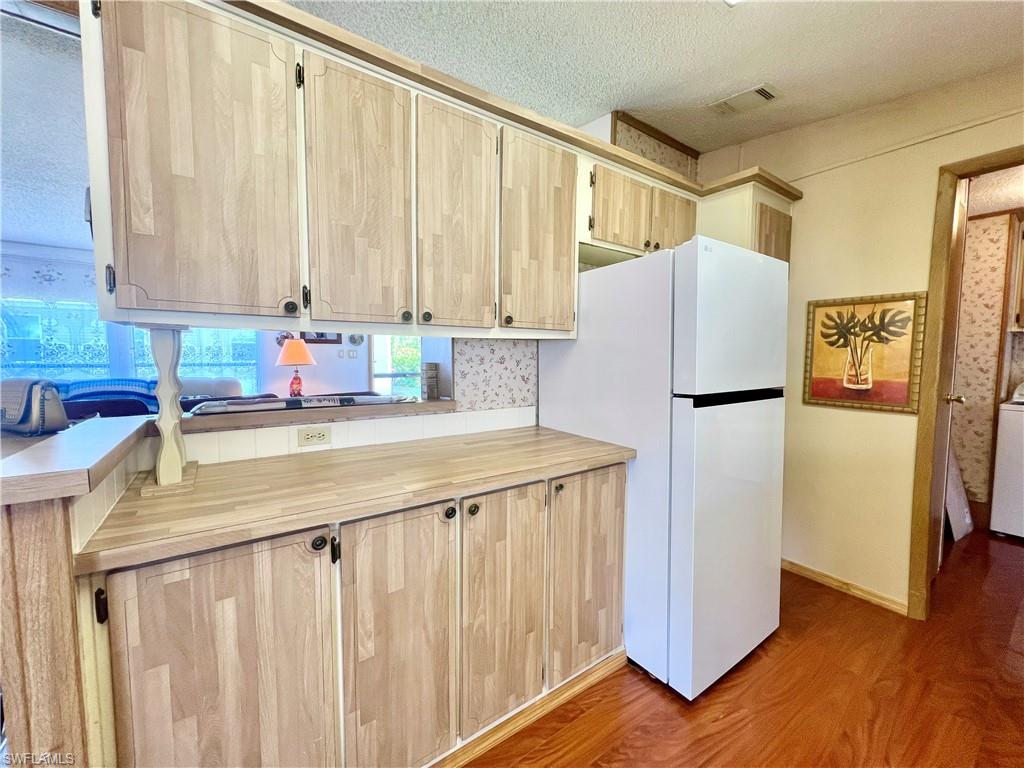 573 Cape Florida Ln Property Photo 8