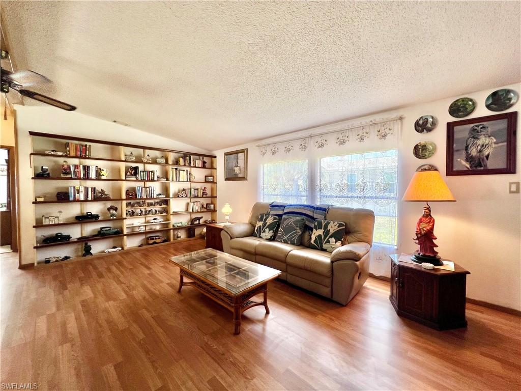 573 Cape Florida Ln Property Photo 12