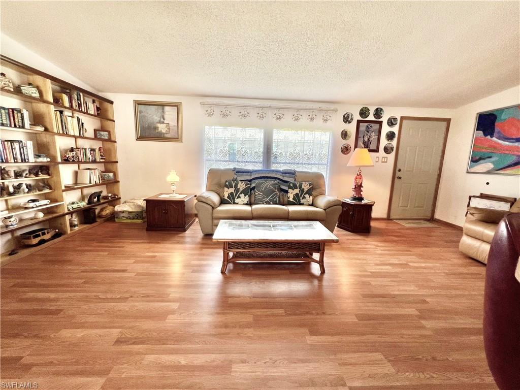 573 Cape Florida Ln Property Photo 17