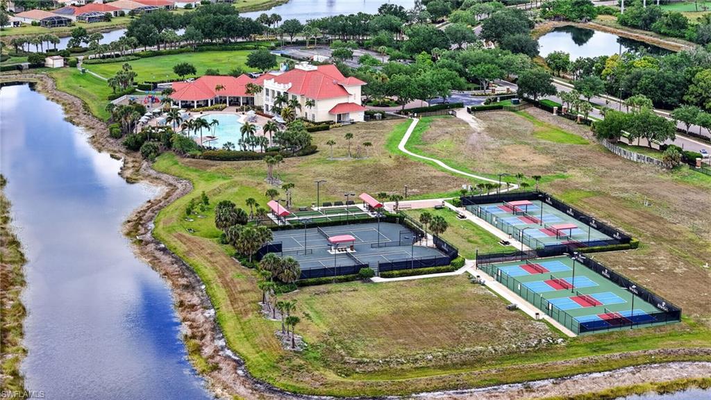 16117 Herons View Dr Property Photo 3