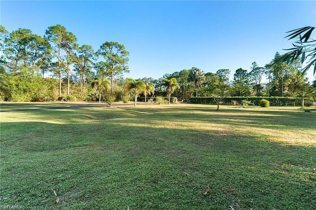 6011 Sea Grass Ln Property Photo 3