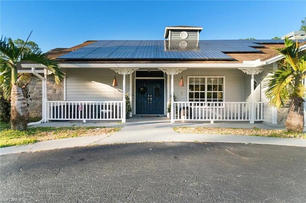 6011 Sea Grass Ln Property Photo 4