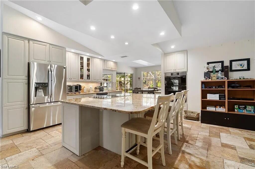 6011 Sea Grass Ln Property Photo 13