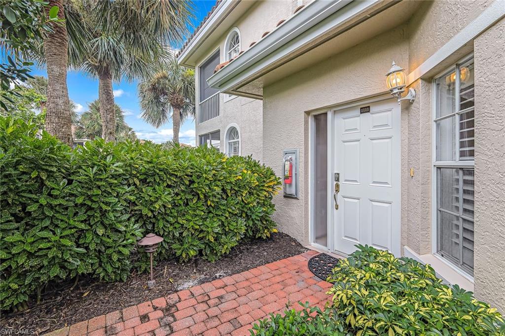 8471 Abbington Cir 1111 Property Photo 2