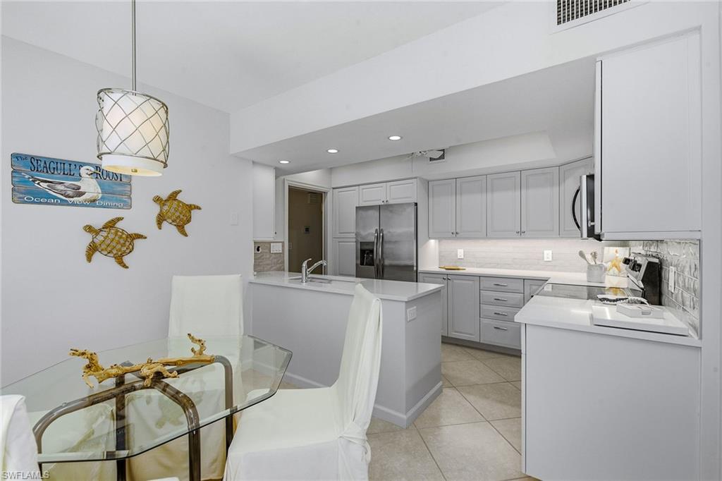 4051 Gulf Shore Blvd N 300 Property Photo 10