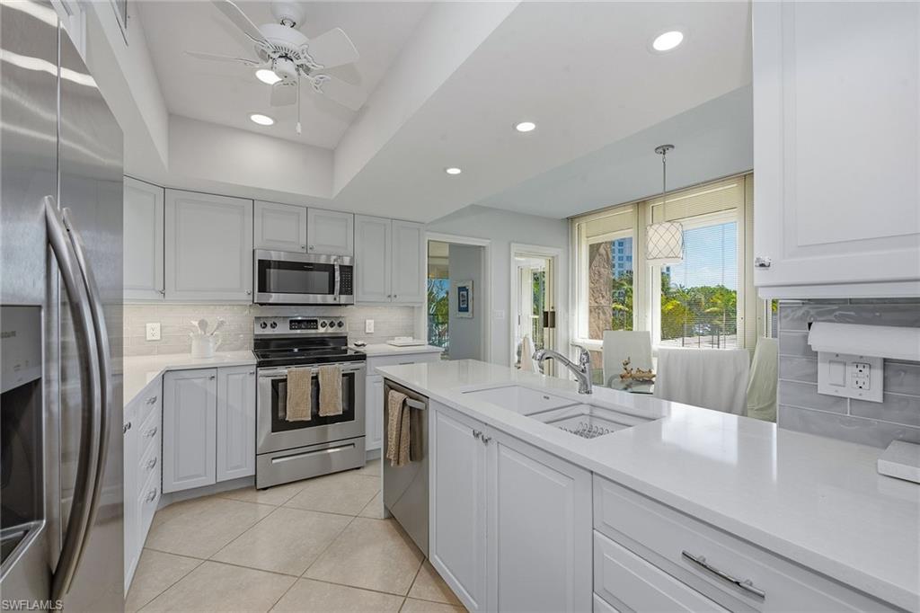 4051 Gulf Shore Blvd N 300 Property Photo 11