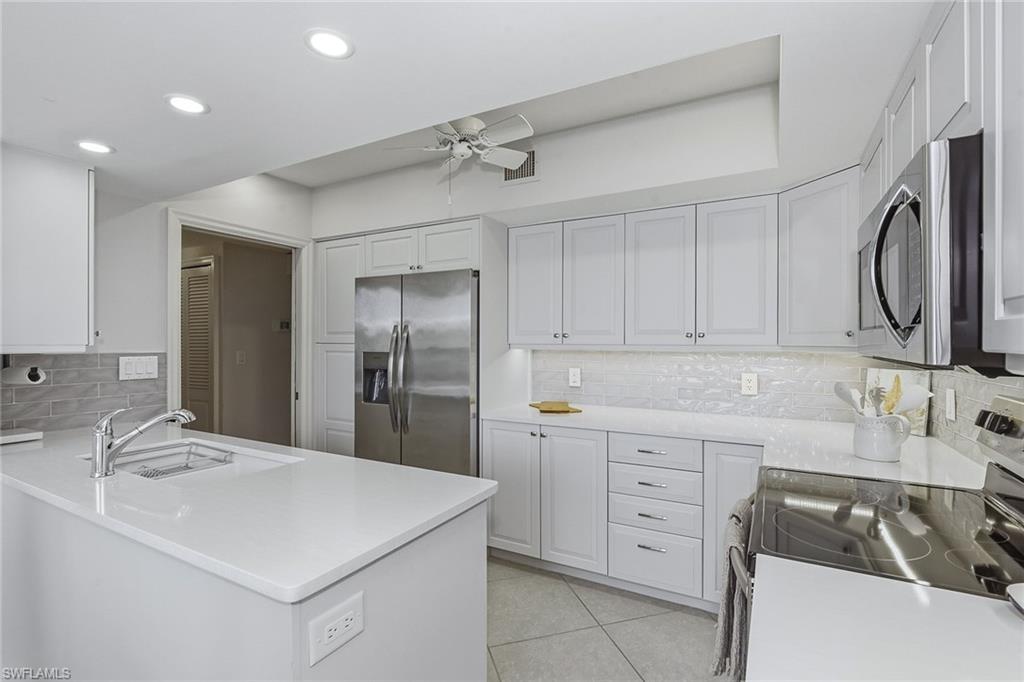4051 Gulf Shore Blvd N 300 Property Photo 12